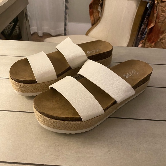 brash platform sandals